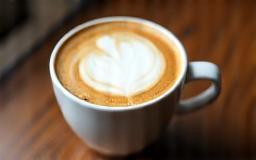 Чаша Flat White кафе с млечна пяна